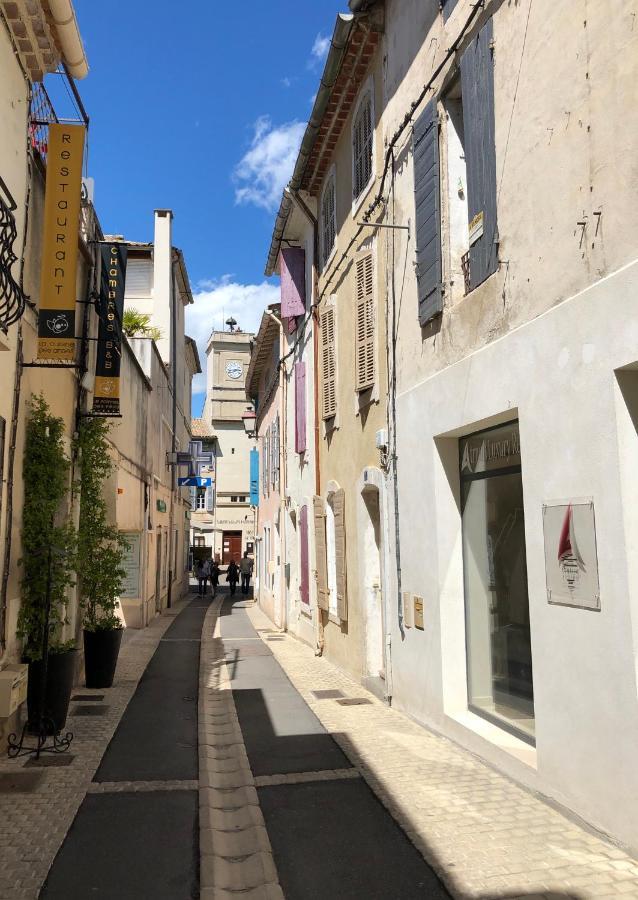 Le Sommeil Des Fees Saint-Remy-de-Provence Exterior photo